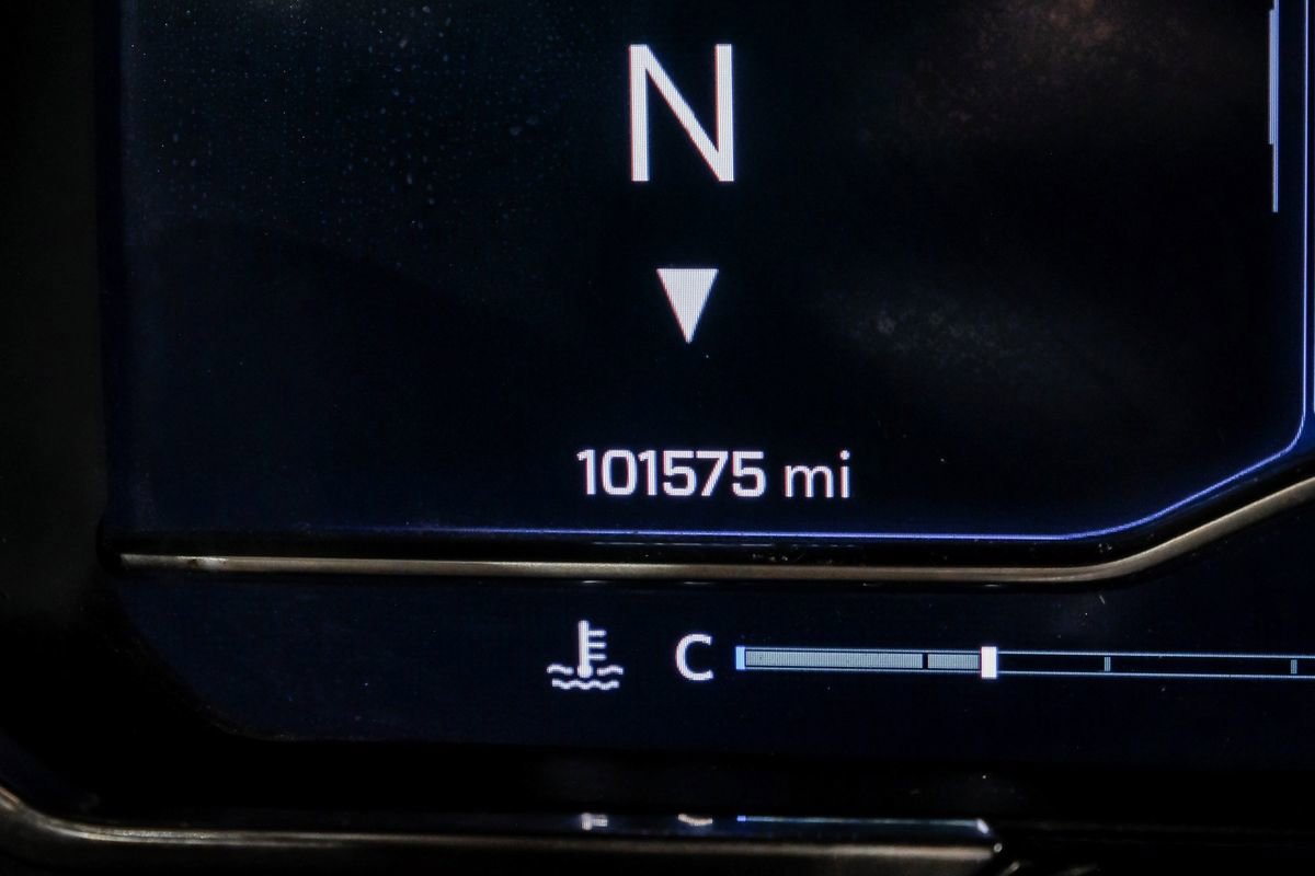 Used 2024 Chevrolet Silverado 3500 LTZ w/ LTZ Convenience Package image 21