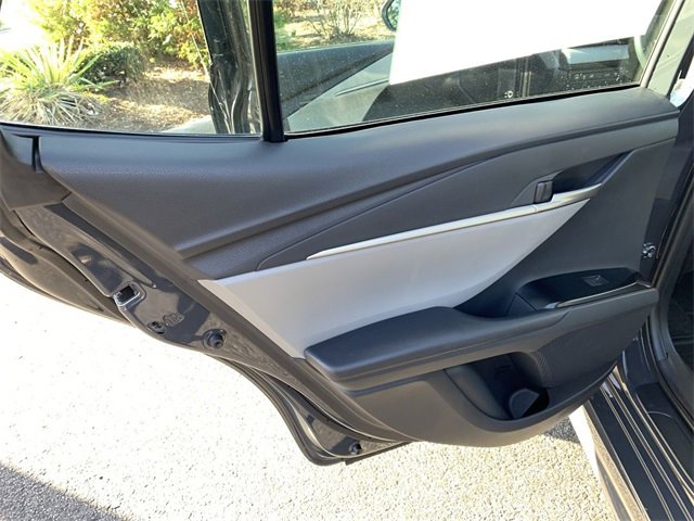 Used 2025 Toyota Camry SE image 15