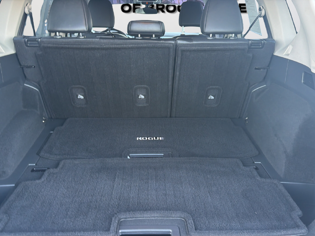 Certified 2021 Nissan Rogue Platinum FWD image 16