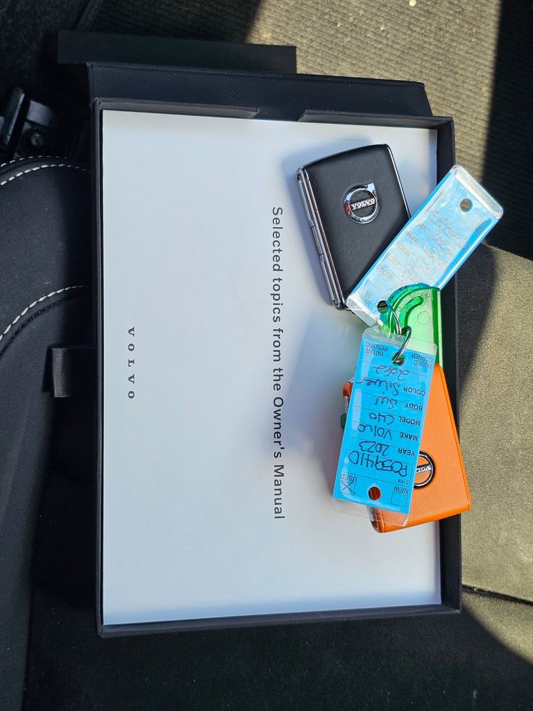 Used 2023 Volvo C40 P8 Recharge Ultimate image 5