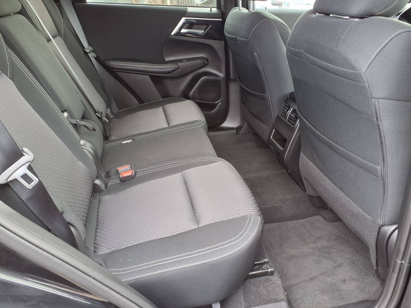 Used 2024 Mitsubishi Outlander ES image 13