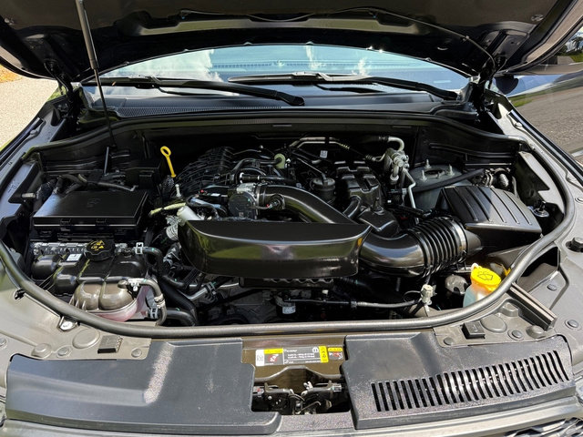 Used 2025 Dodge Durango GT w/ Blacktop Package AWD/4WD image 9