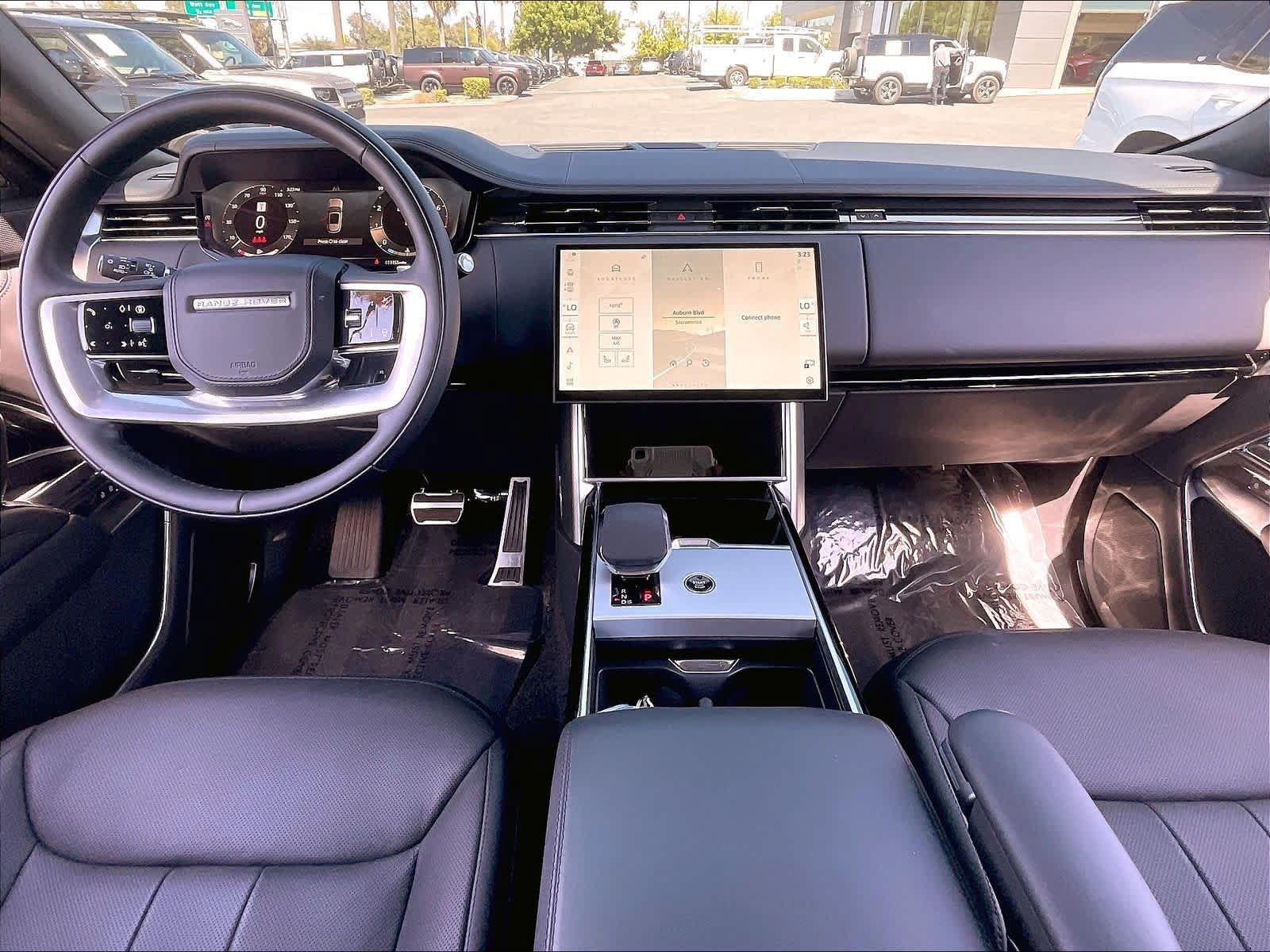 Used 2025 Land Rover Range Rover SE AWD/4WD image 18