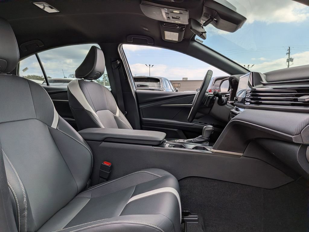 Used 2025 Toyota Camry SE image 31