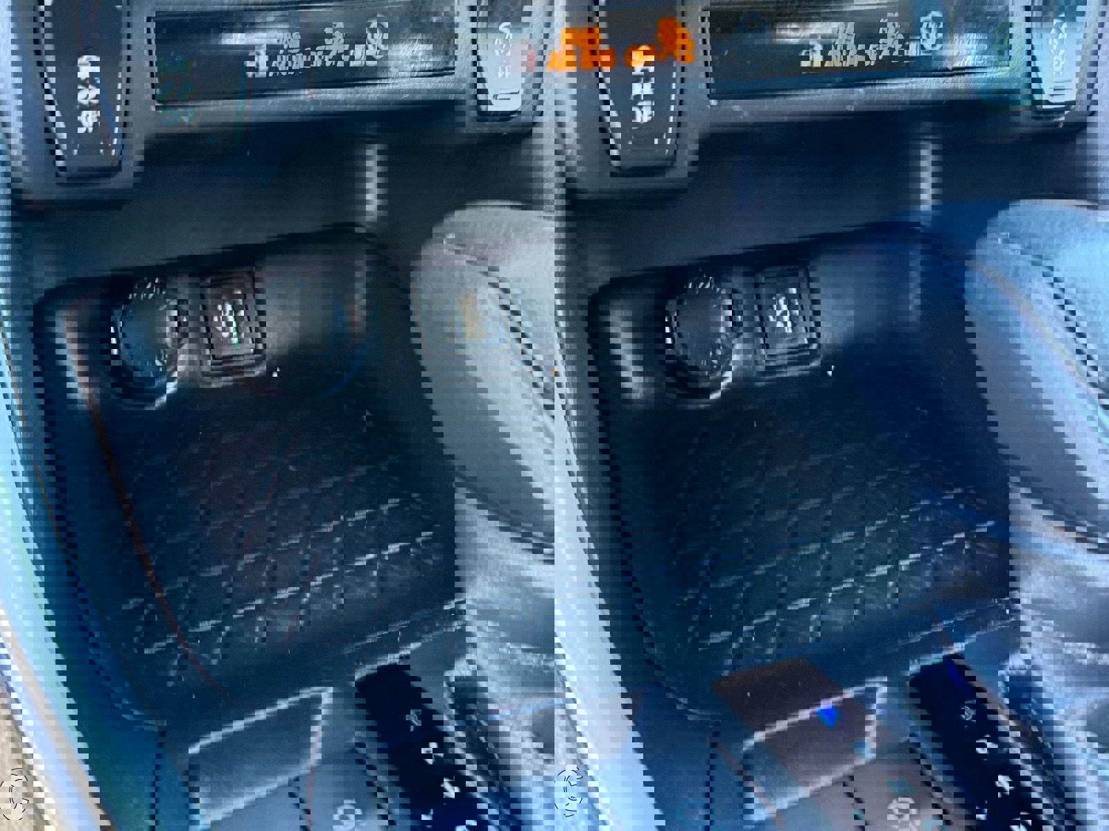 Used 2024 Toyota RAV4 LE image 22