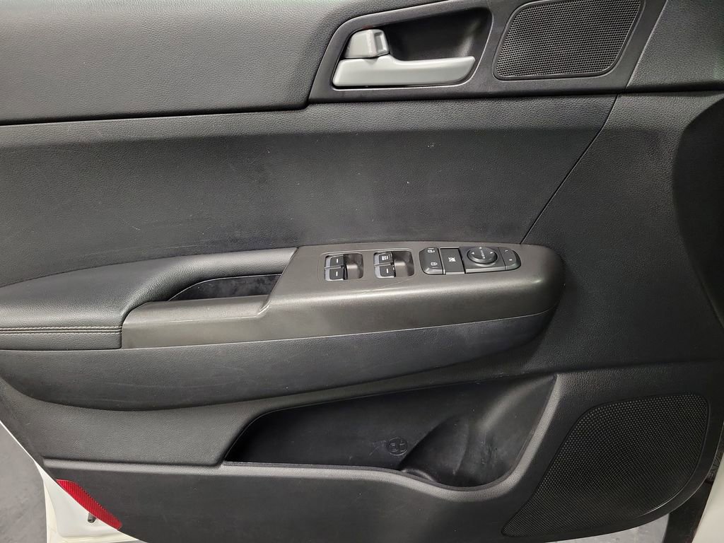 Used 2019 Kia Sportage LX image 22