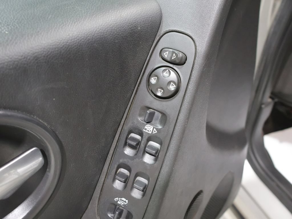 Used 2008 Pontiac Grand Prix FWD image 21