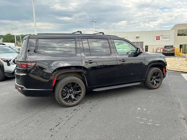 Used 2023 Jeep Wagoneer Series II AWD/4WD image 6