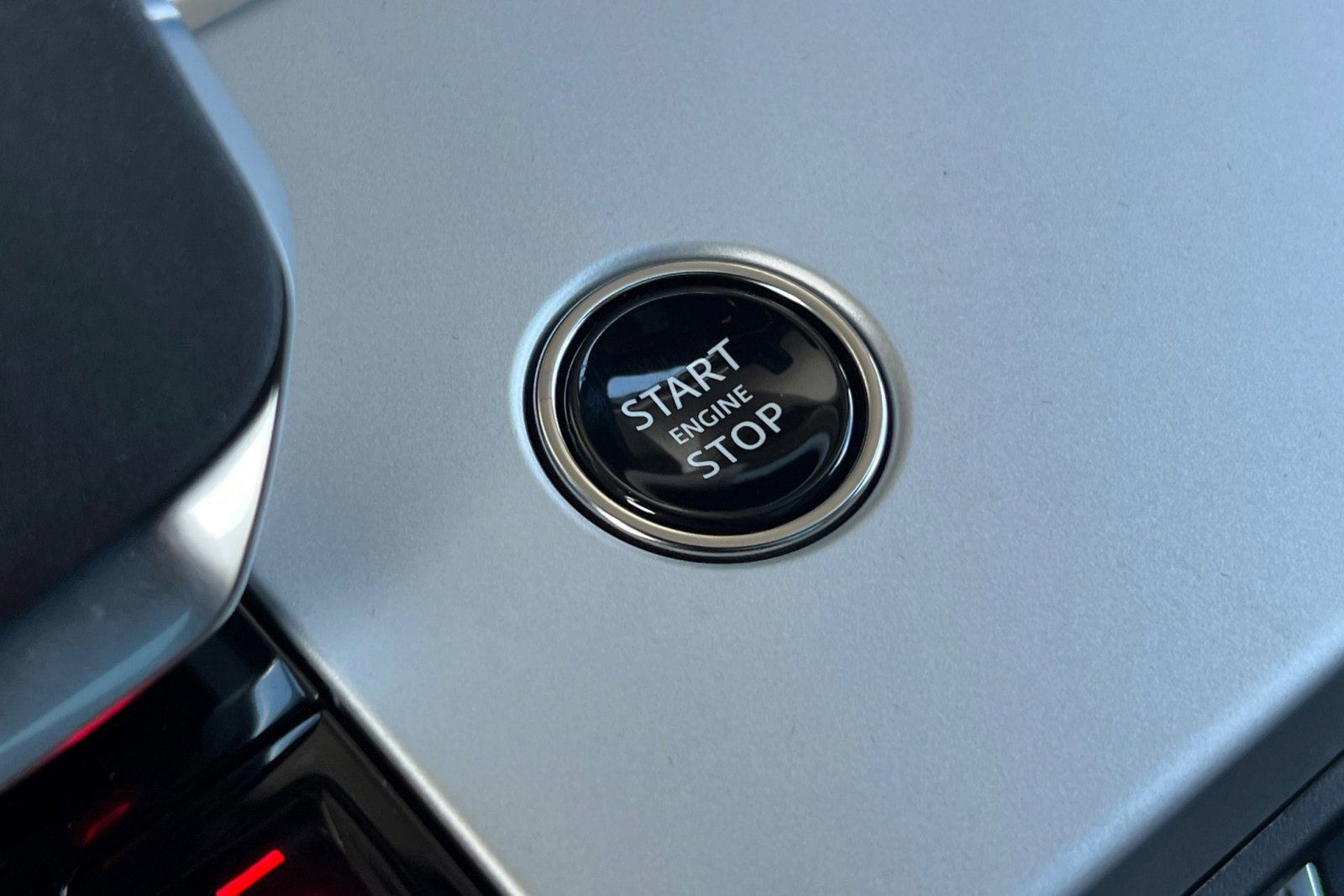 New 2026 Land Rover Range Rover Long Wheelbase SE image 29