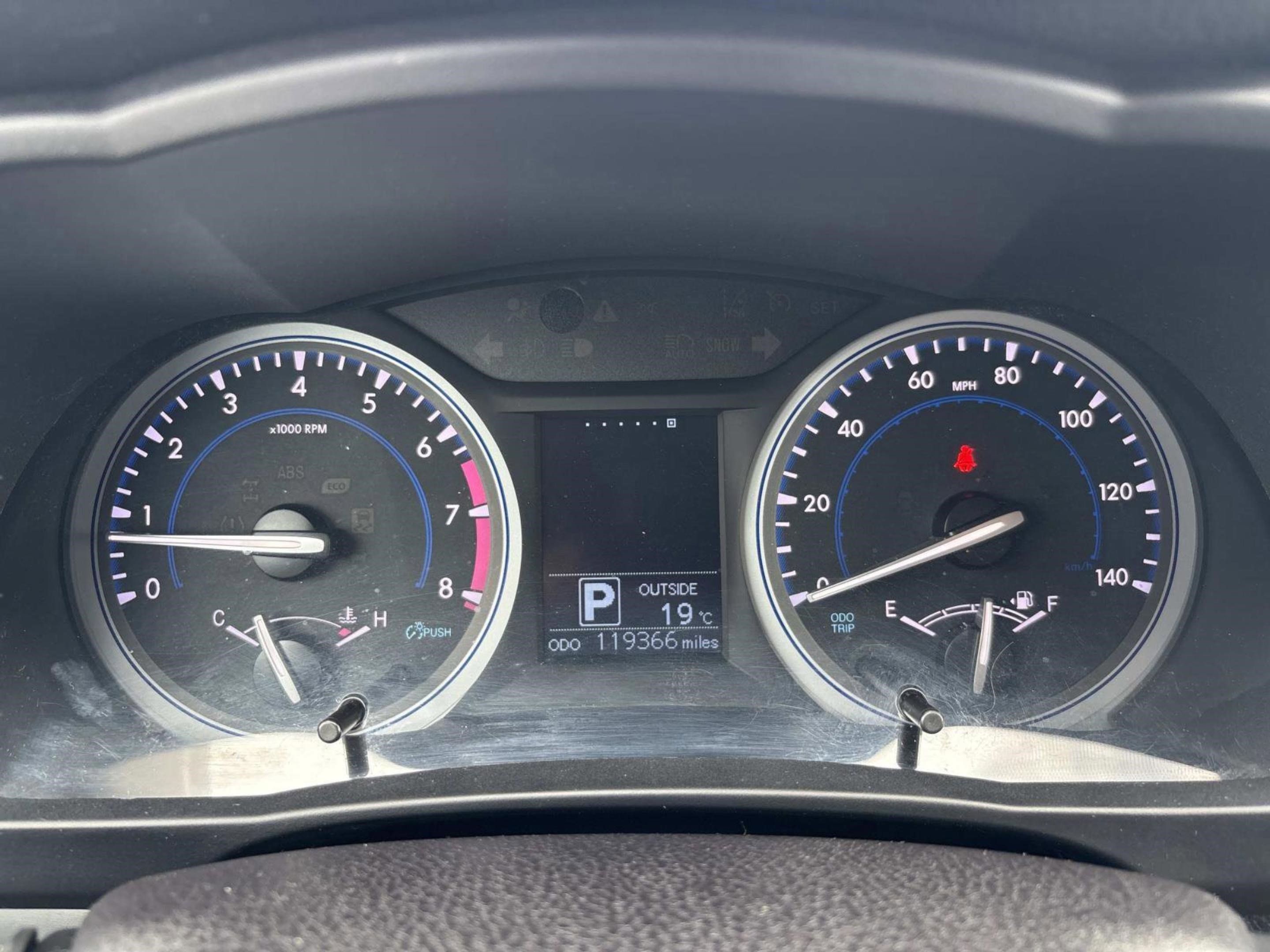 Used 2014 Toyota Highlander LE image 29