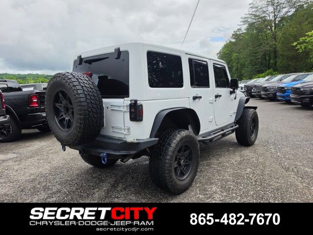 Used 2015 Jeep Wrangler Unlimited Sahara AWD/4WD image 5