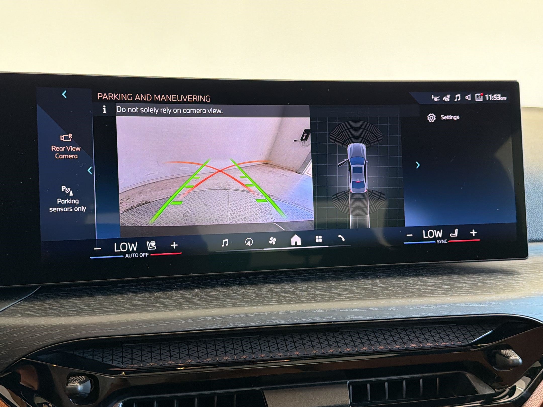 New 2026 BMW 330i xDrive Sedan w/ Premium Package AWD/4WD image 21