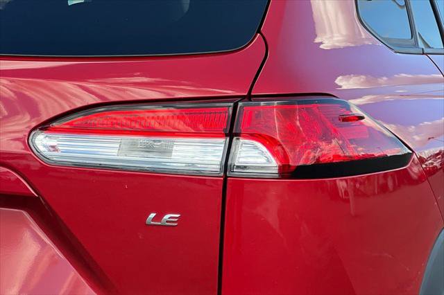 Certified 2022 Toyota Corolla Cross LE FWD image 32