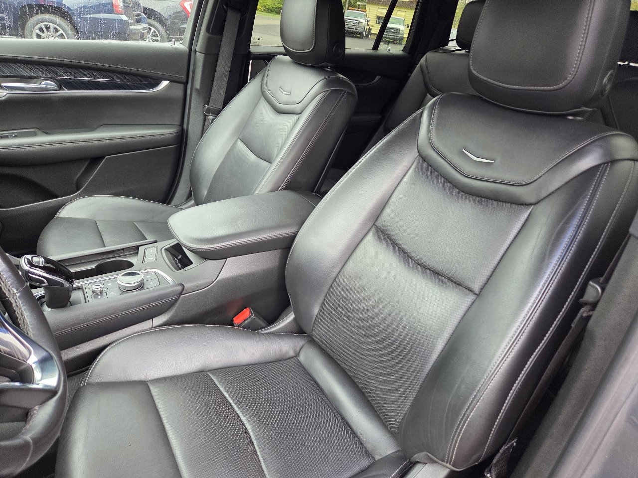 Used 2022 Cadillac XT6 Premium Luxury image 12