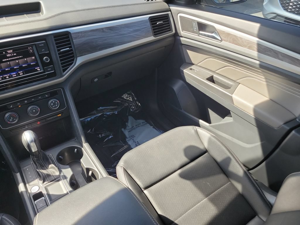 Used 2022 Volkswagen Atlas Cross Sport SE FWD image 13
