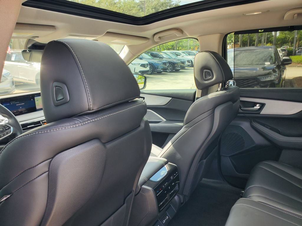 Certified 2024 Acura MDX w/ Technology Package FWD image 11