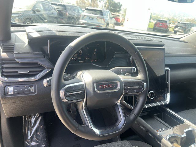 Used 2025 GMC Acadia Elevation image 11