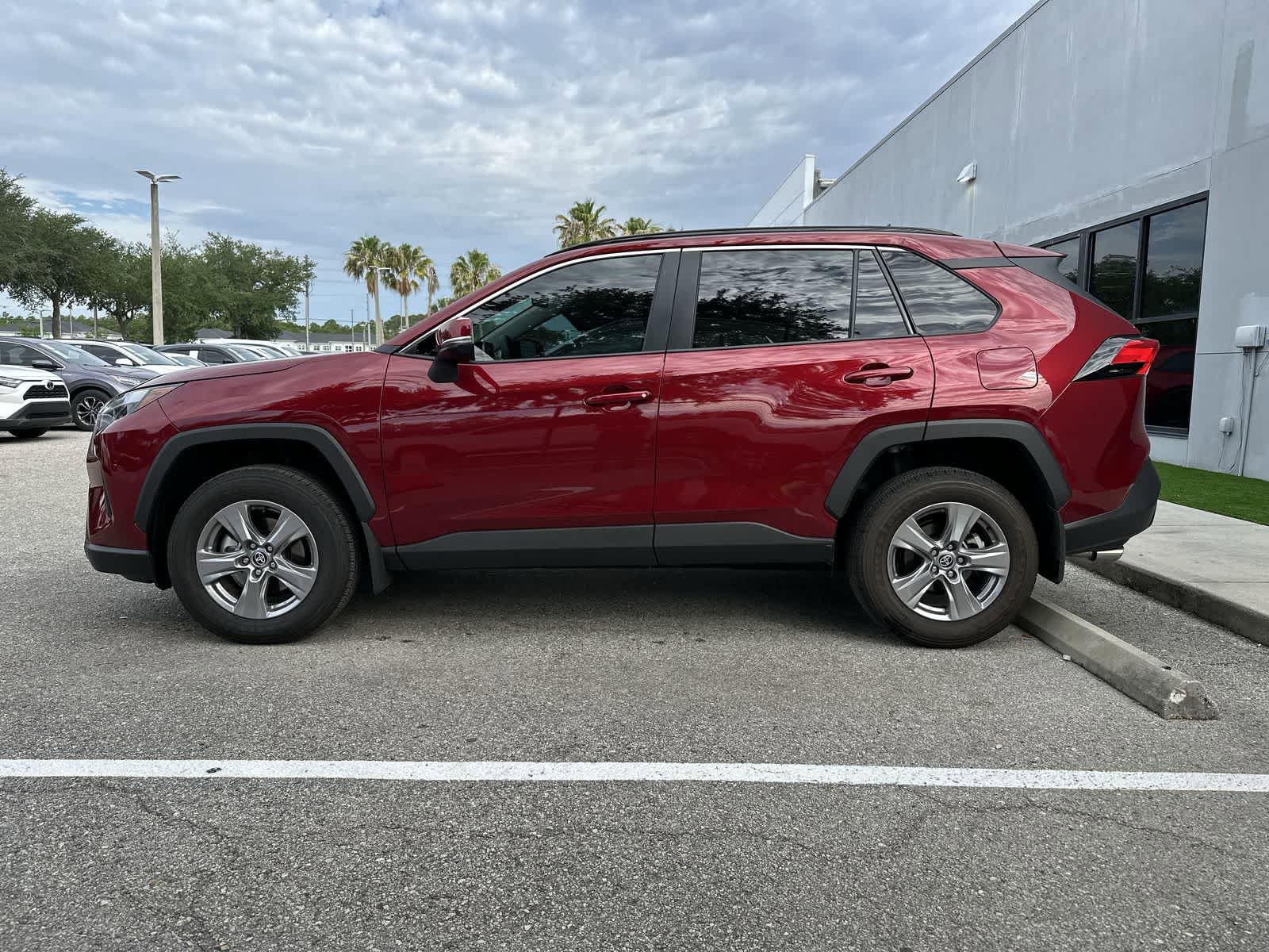 Used 2024 Toyota RAV4 XLE FWD image 5