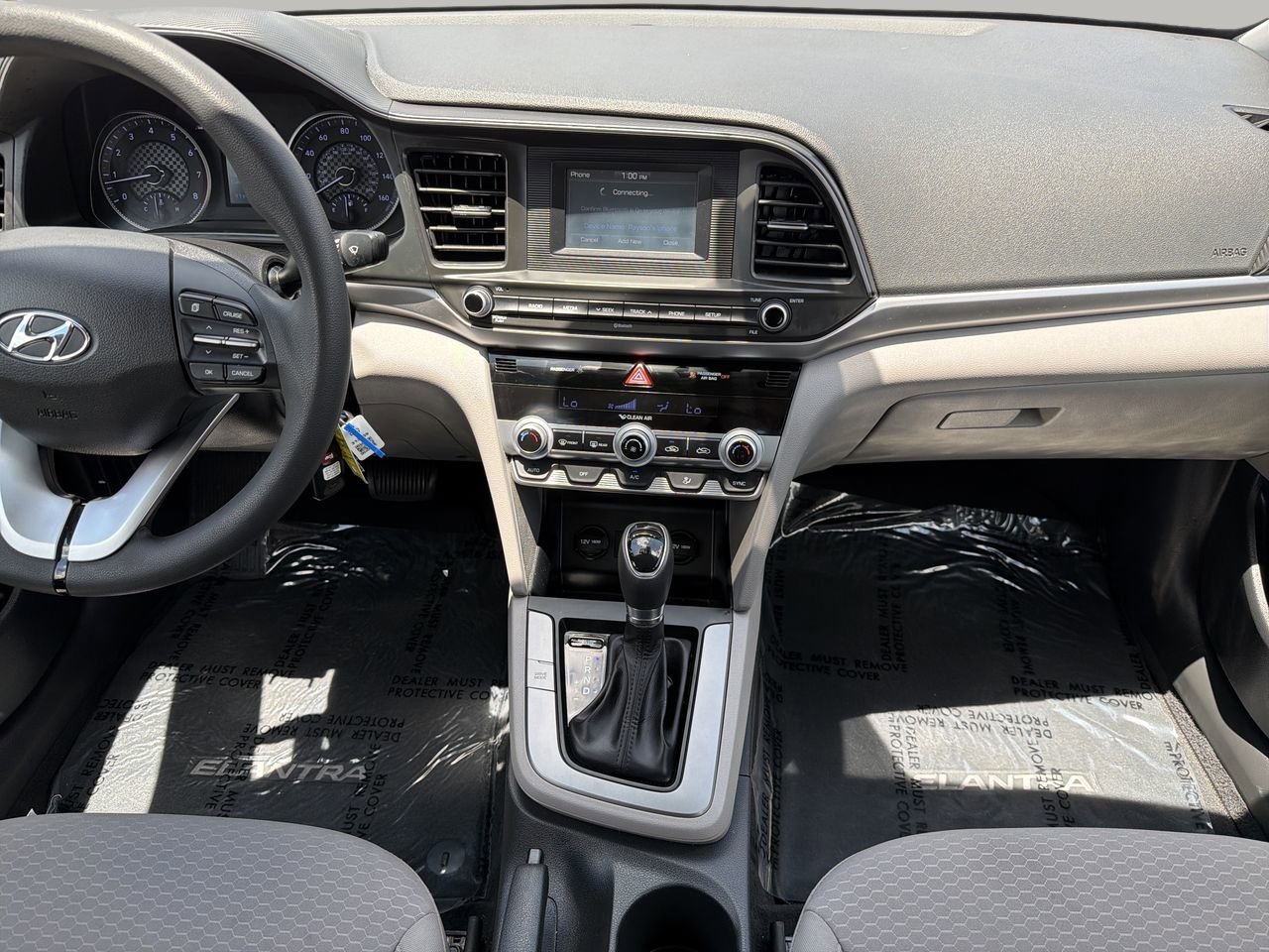Used 2020 Hyundai Elantra SE FWD image 14