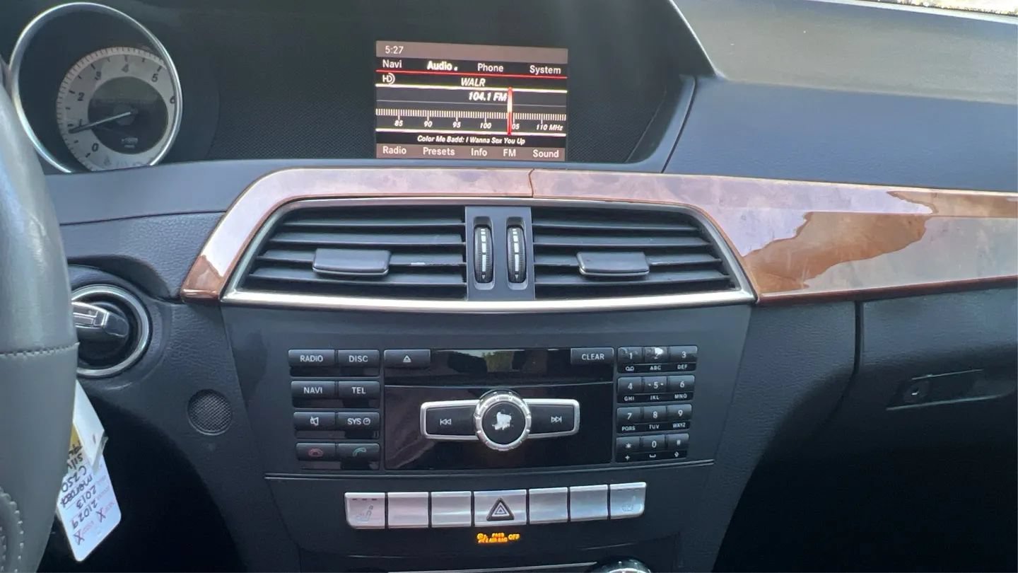 Used 2013 Mercedes-Benz C 250 Sedan image 36