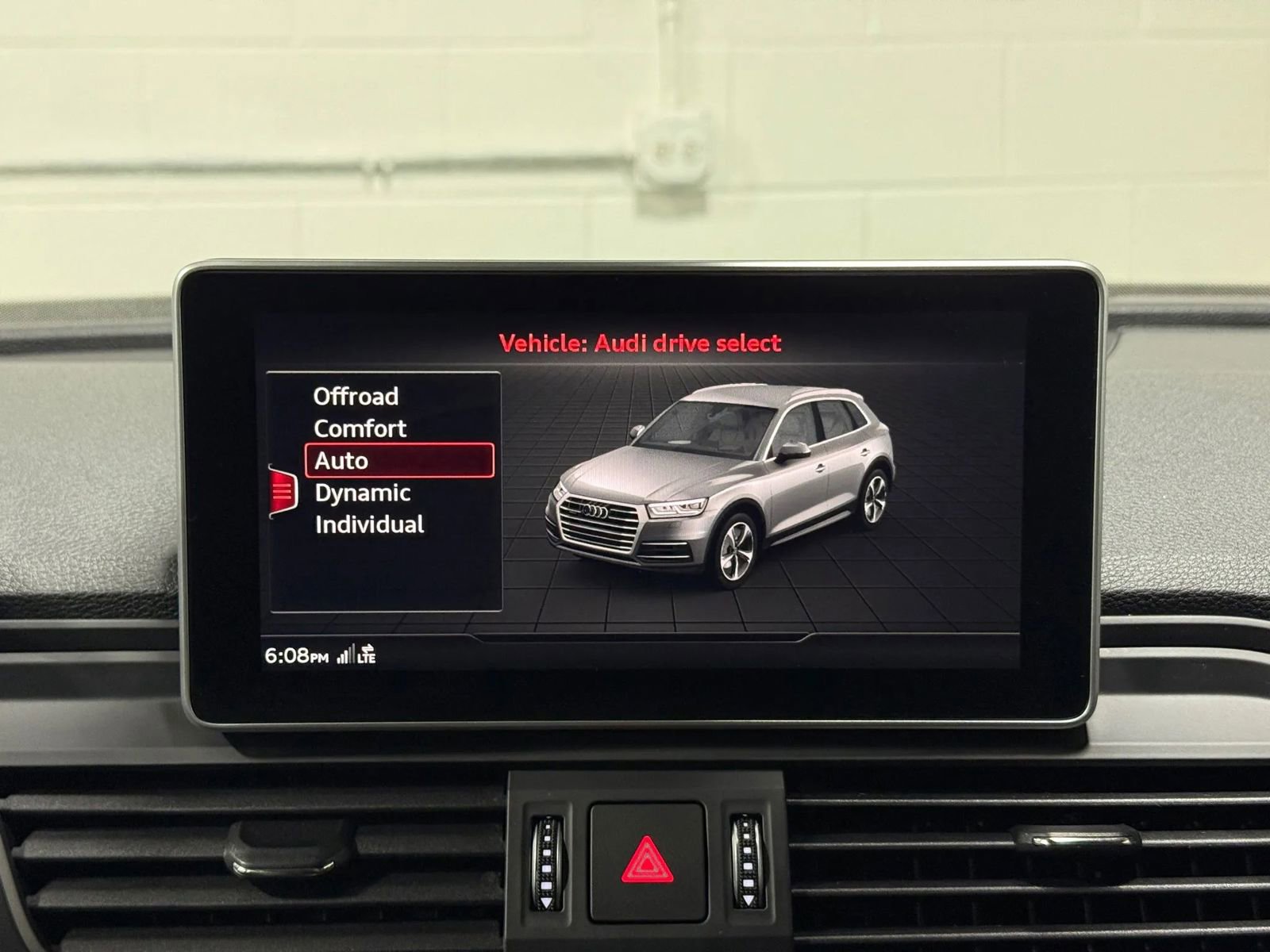 Used 2018 Audi Q5 2.0T Premium Plus w/ Premium Plus Package AWD/4WD image 36