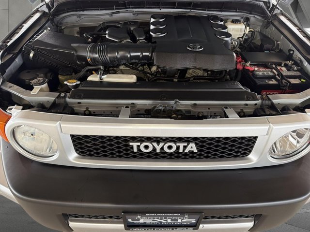 Used 2014 Toyota FJ Cruiser 4WD w/ Upgrade Package image 23