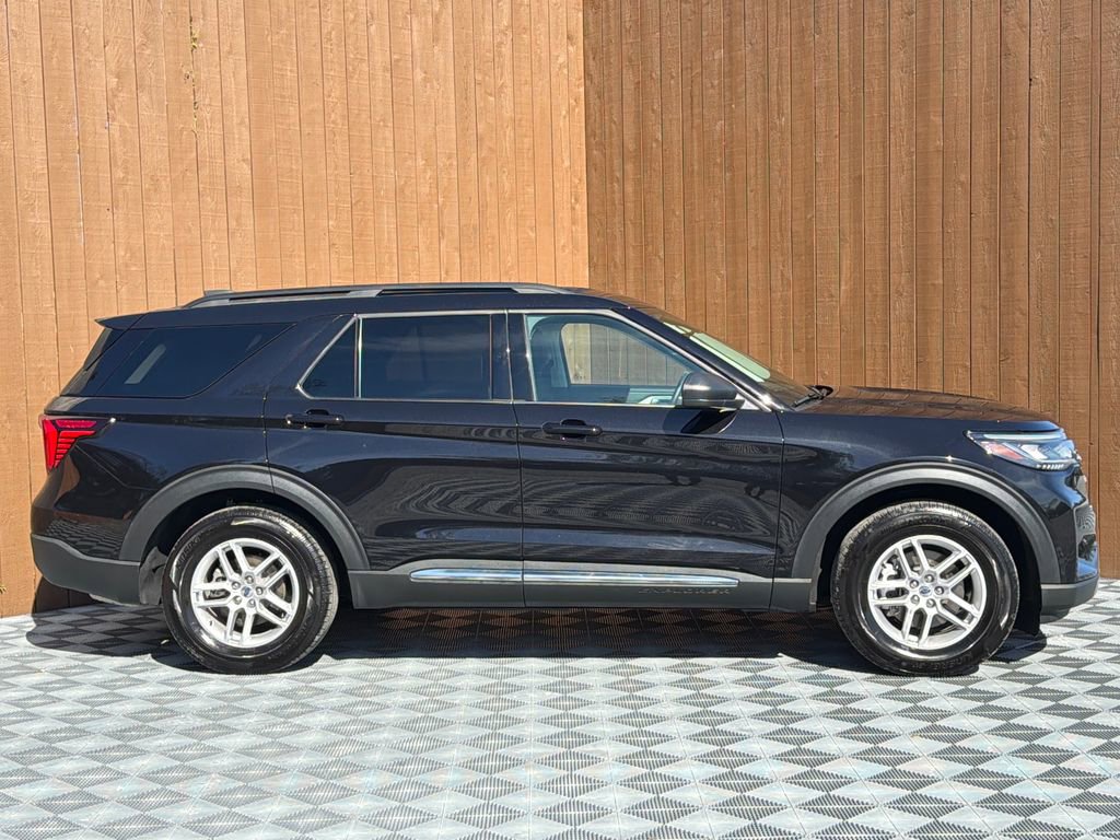 Used 2025 Ford Explorer Active image 15