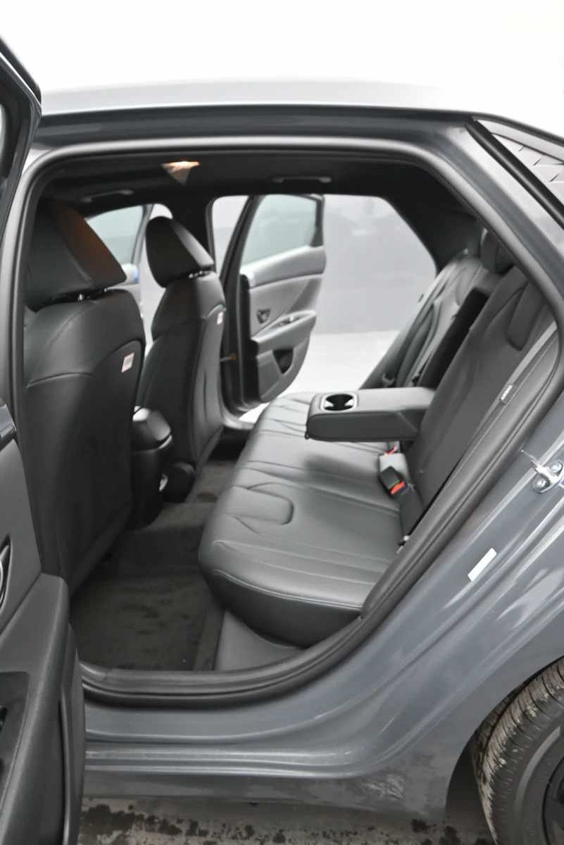 New 2026 Hyundai Elantra SEL Sport FWD image 15