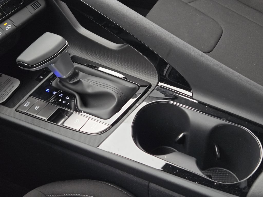 New 2026 Hyundai Elantra SEL FWD image 21