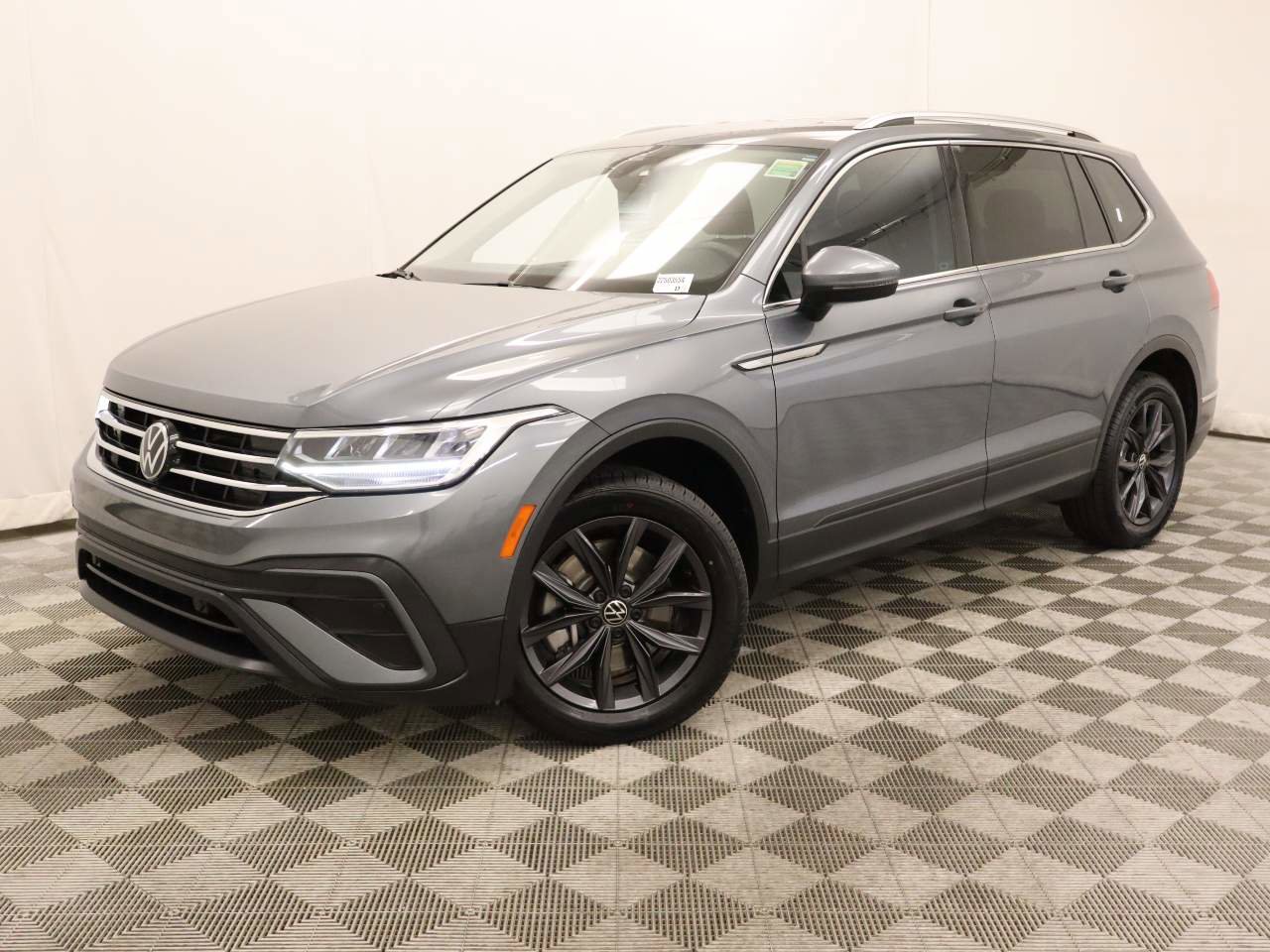 Certified 2022 Volkswagen Tiguan SE