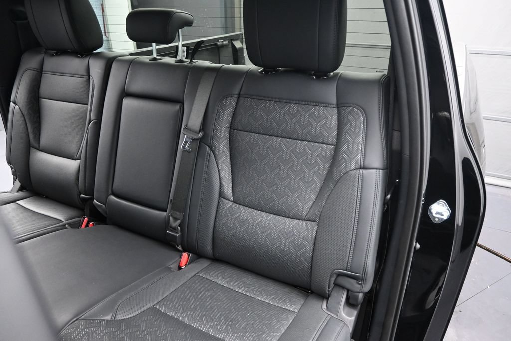 Used 2025 Toyota Tundra Limited w/ TRD Off-Road Package AWD/4WD image 15
