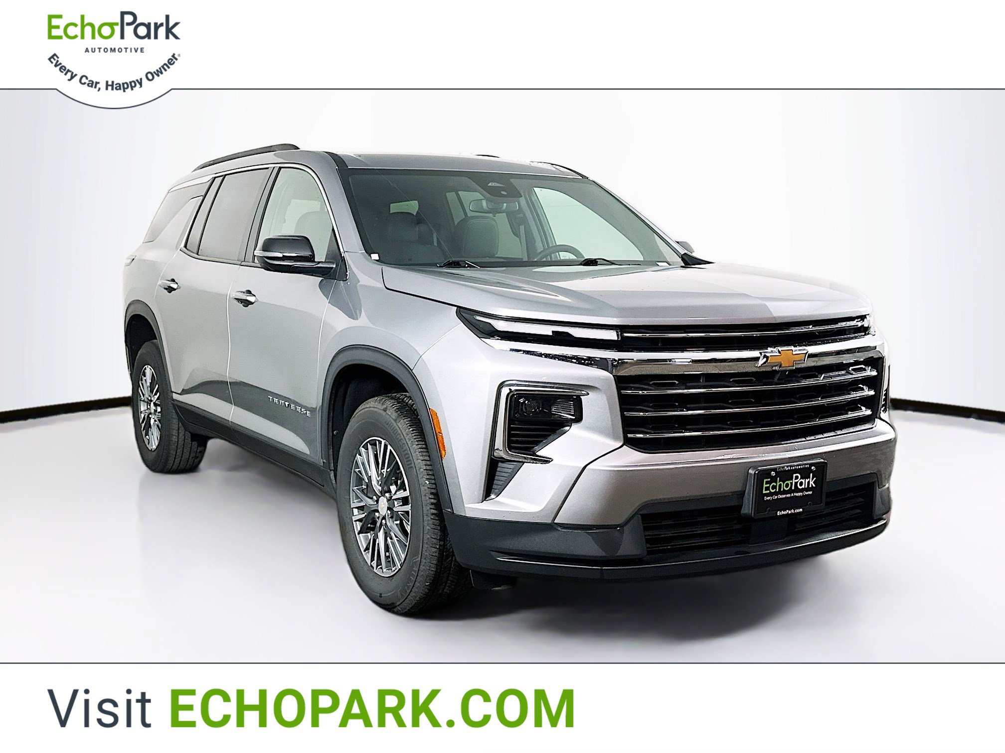 Used 2025 Chevrolet Traverse LT