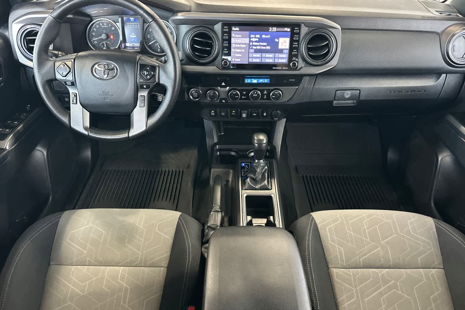 Used 2023 Toyota Tacoma TRD Off-Road w/ Technology Package AWD/4WD image 3