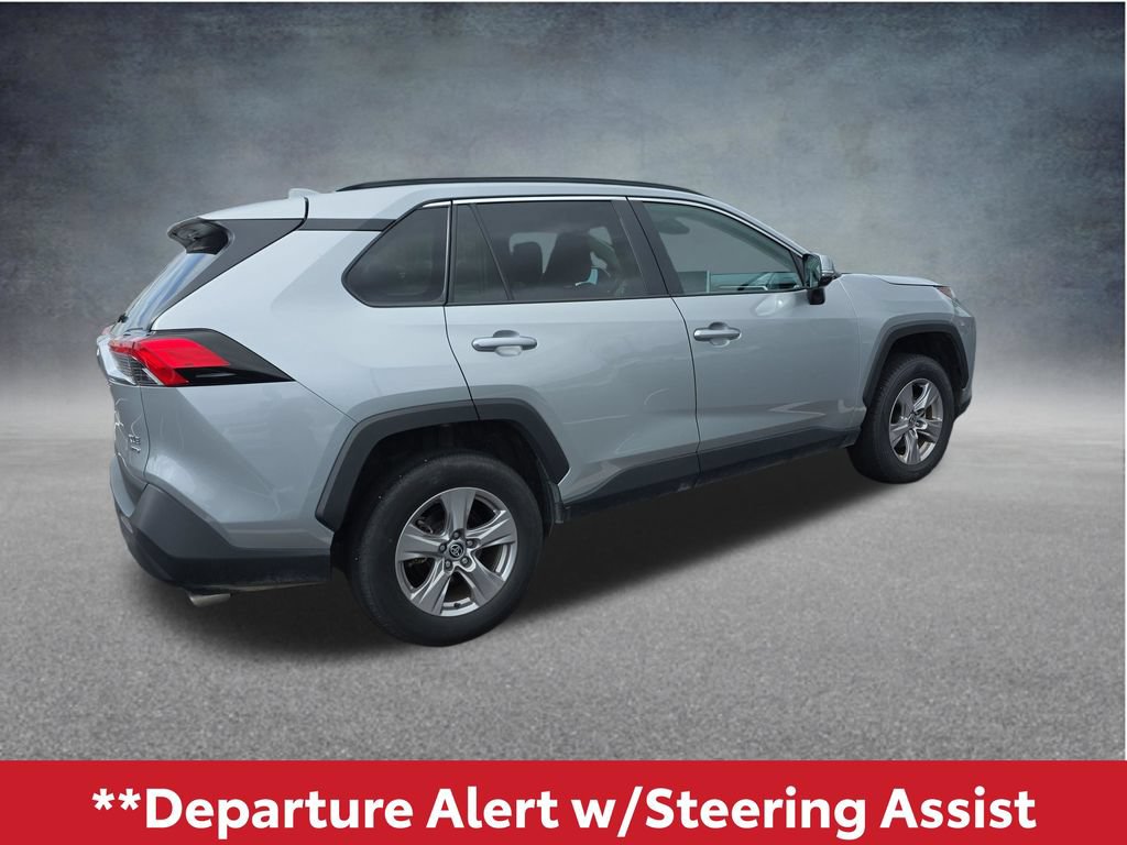 Used 2025 Toyota RAV4 XLE AWD/4WD image 5