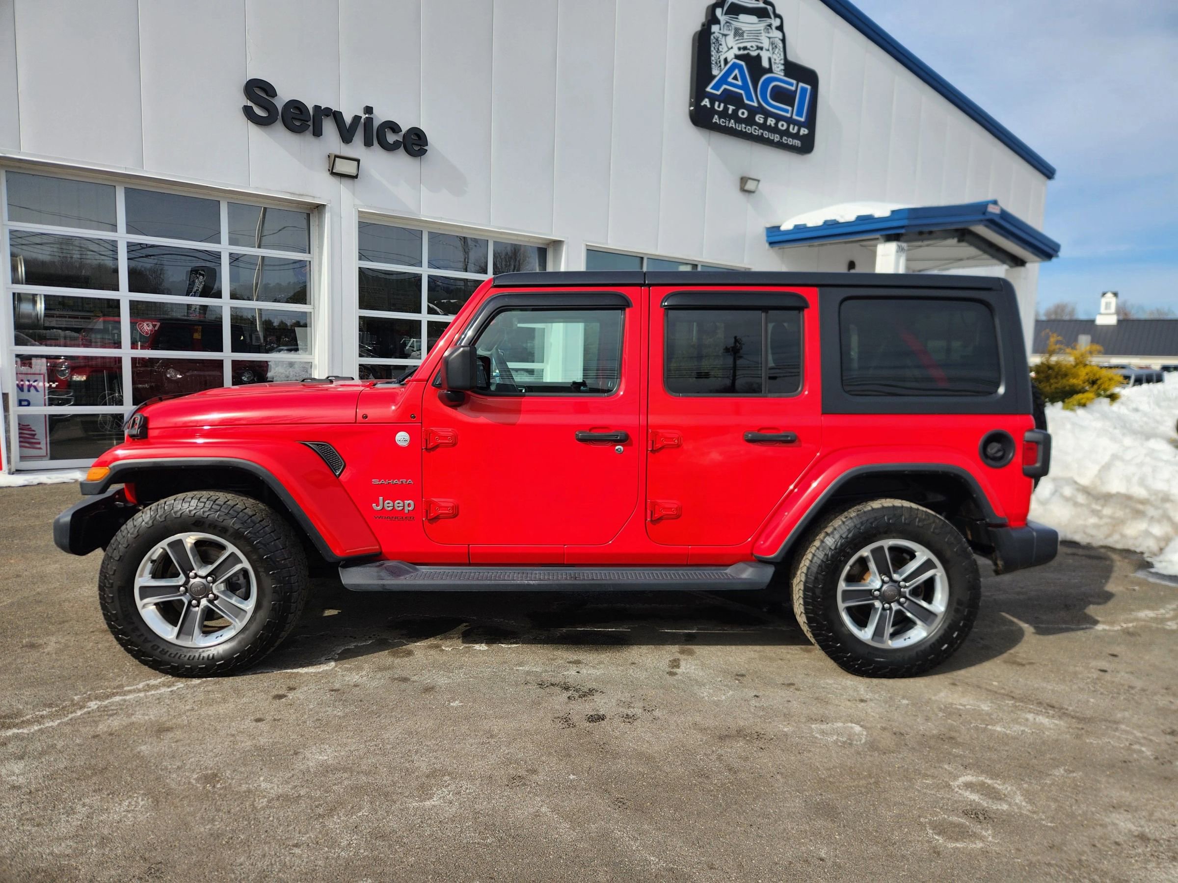 Used 2018 Jeep Wrangler Unlimited Sahara image 8