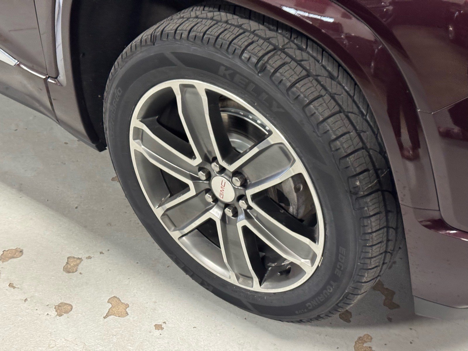 Used 2017 GMC Acadia Denali w/ Technology Package AWD/4WD image 4