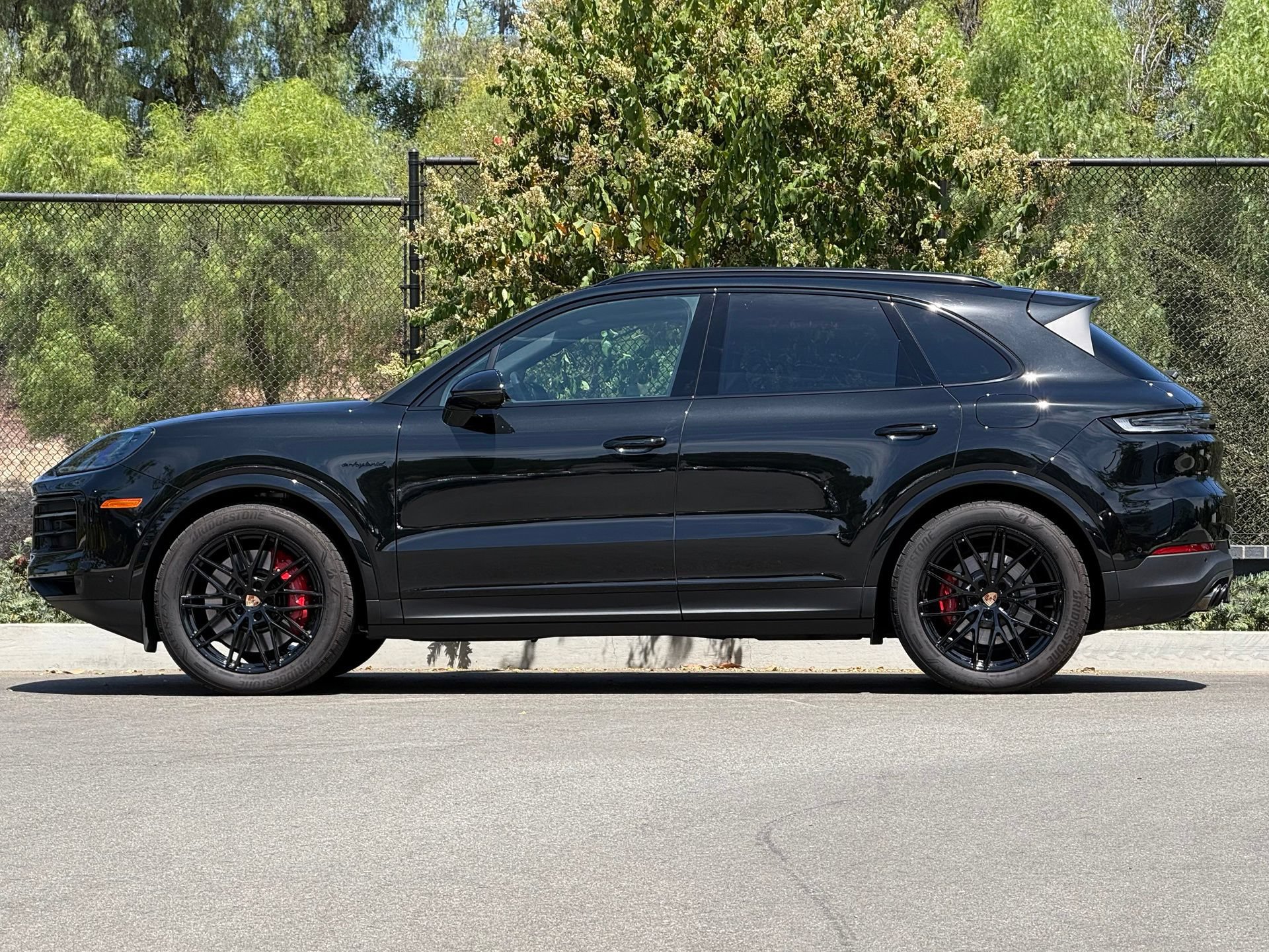 Used 2025 Porsche Cayenne S AWD/4WD image 2