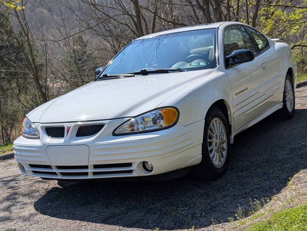 Used 2001 Pontiac Grand Am SE w/ Solid Value Appearance Pkg FWD image 32