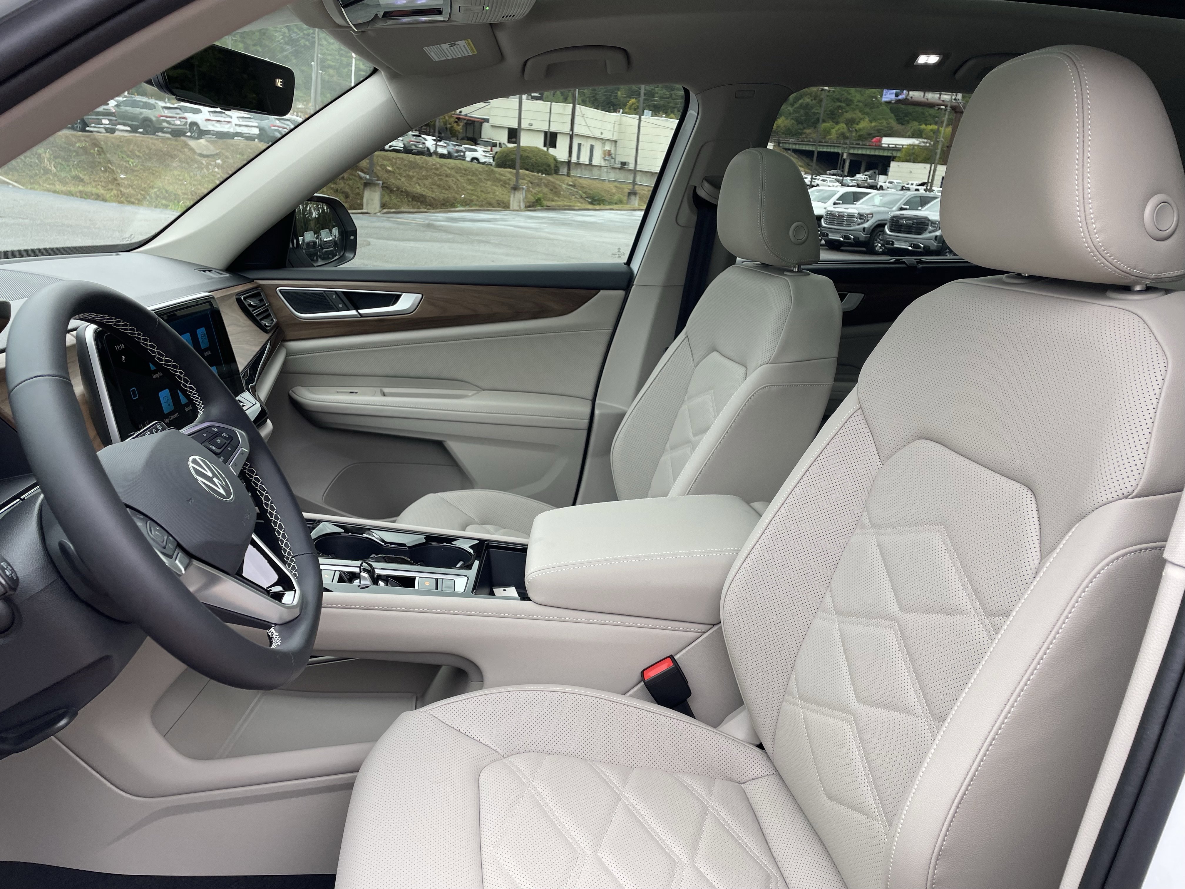 New 2026 Volkswagen Atlas SE image 15