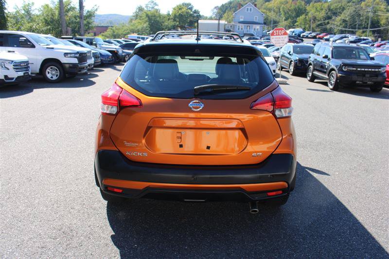 Used 2019 Nissan Kicks SR w/ SR Premium Package FWD image 6