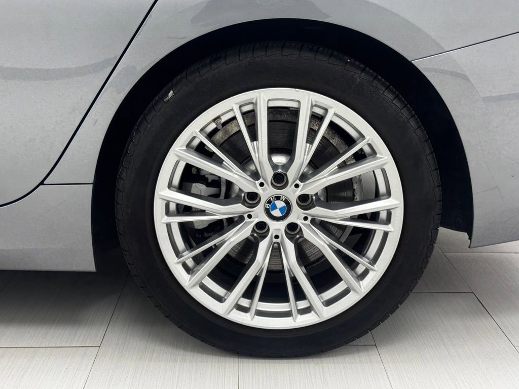 Used 2023 BMW 330i Sedan w/ Driving Assistance Package image 39