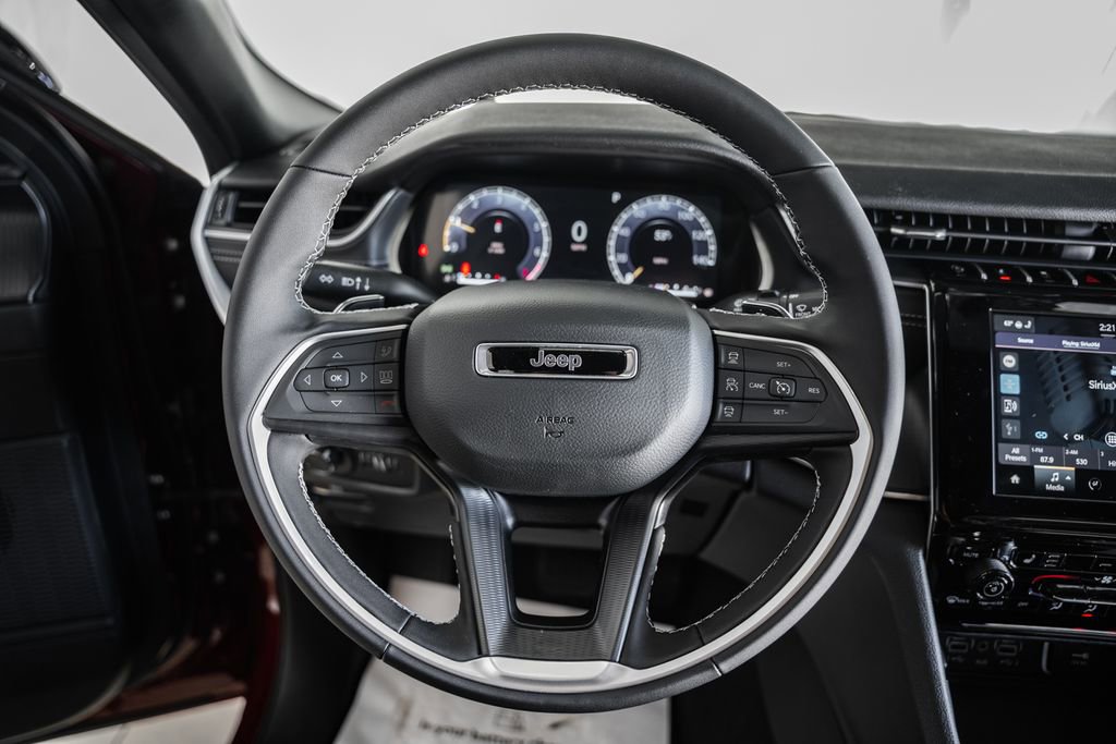 New 2025 Jeep Grand Cherokee Laredo X w/ Luxury Tech Group I image 30