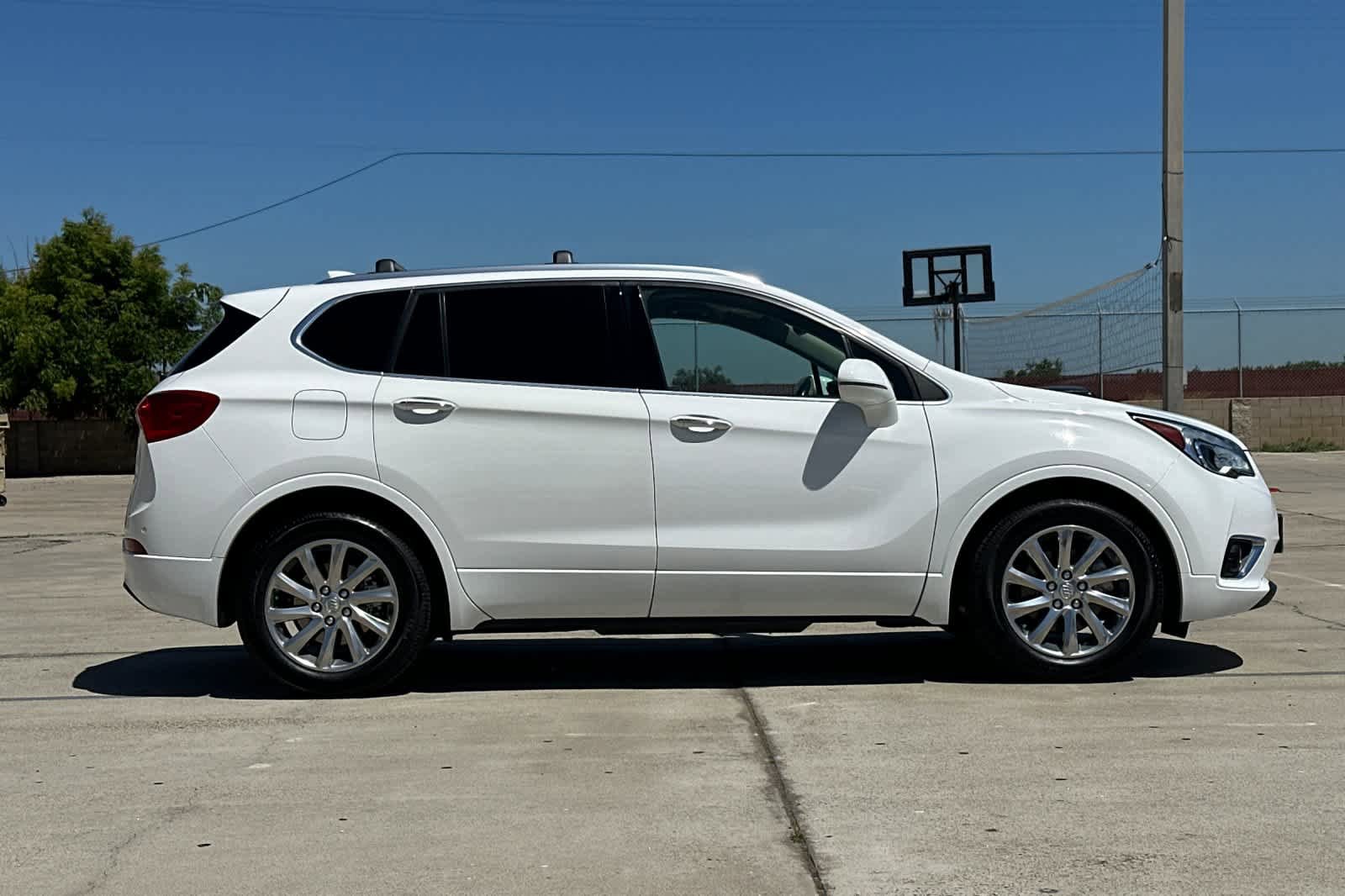 Used 2020 Buick Envision Essence FWD image 2
