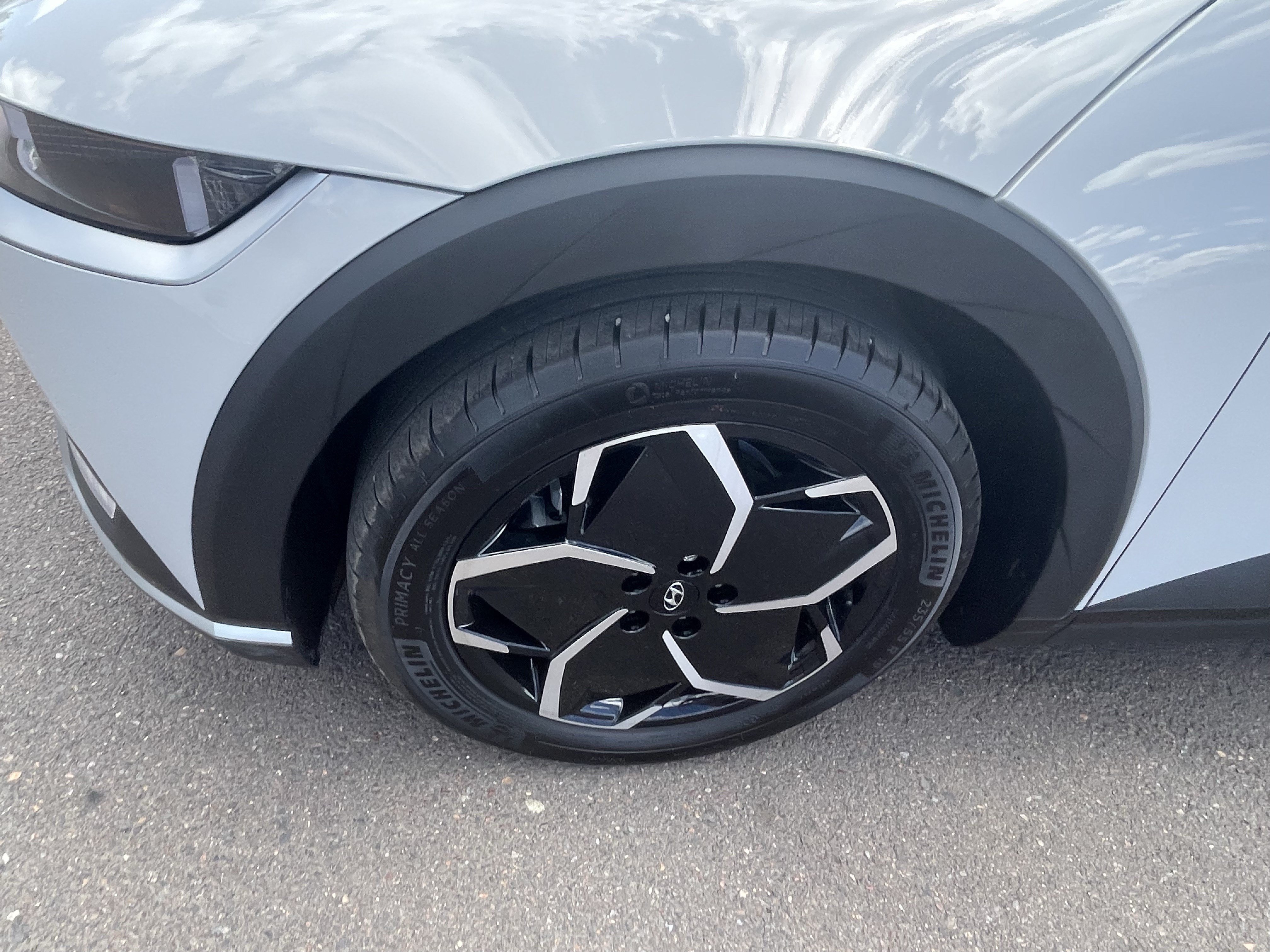 Certified 2024 Hyundai Ioniq 5 SE AWD/4WD image 9