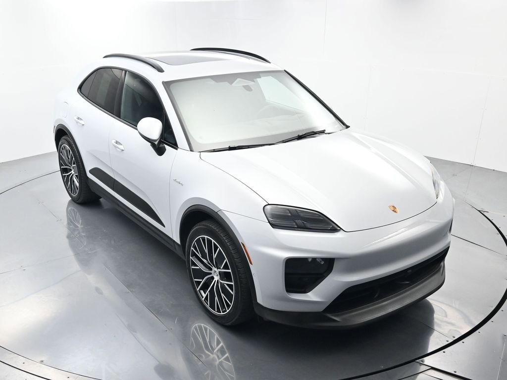 Certified 2025 Porsche Macan Electric image 44