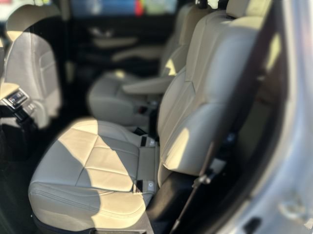 Used 2023 Subaru Ascent Limited AWD/4WD image 23