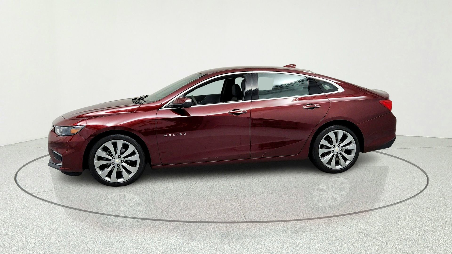 Used 2016 Chevrolet Malibu Premier FWD image 2