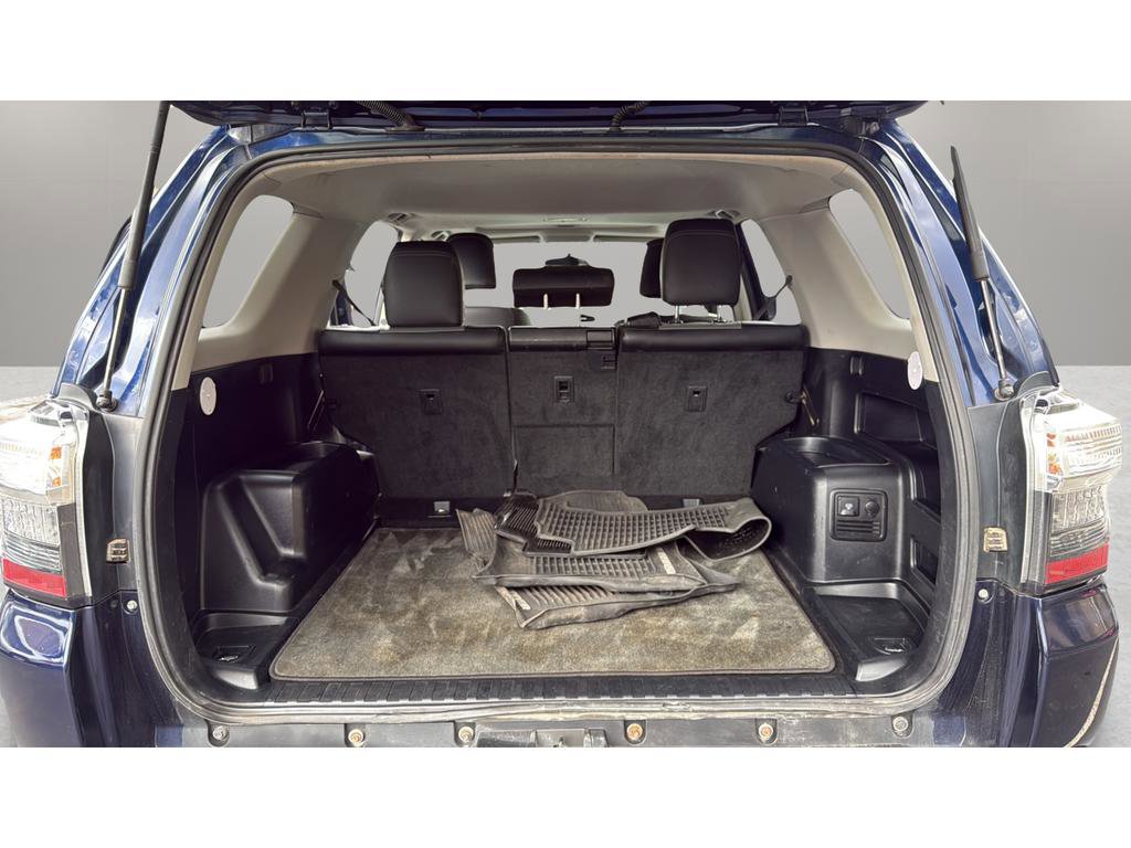 Used 2018 Toyota 4Runner SR5 Premium image 17