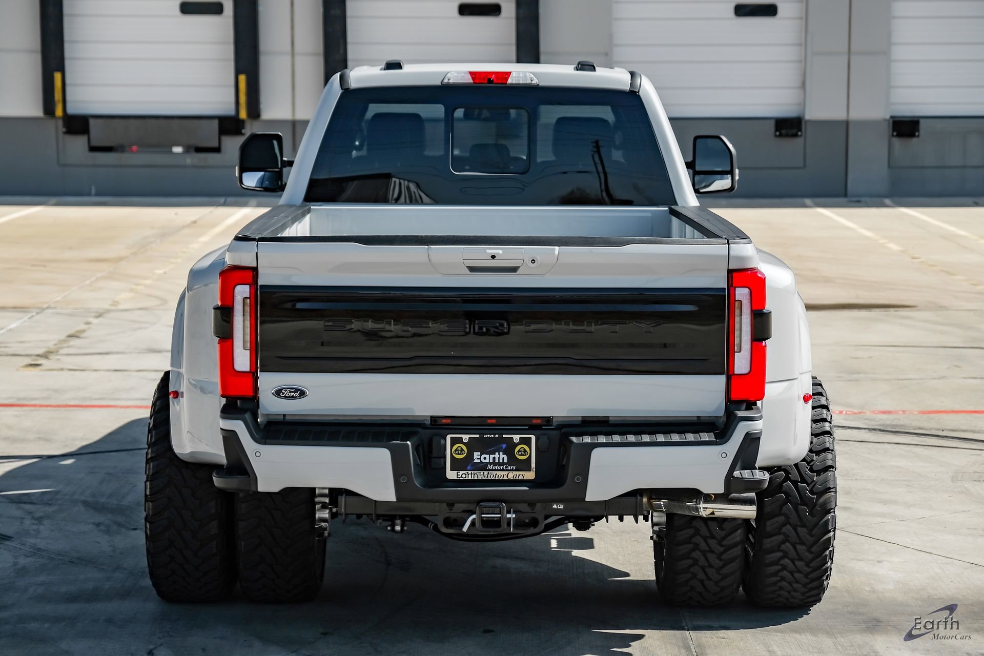 Used 2026 Ford F450 Platinum w/ FX4 Off-Road Package AWD/4WD image 16