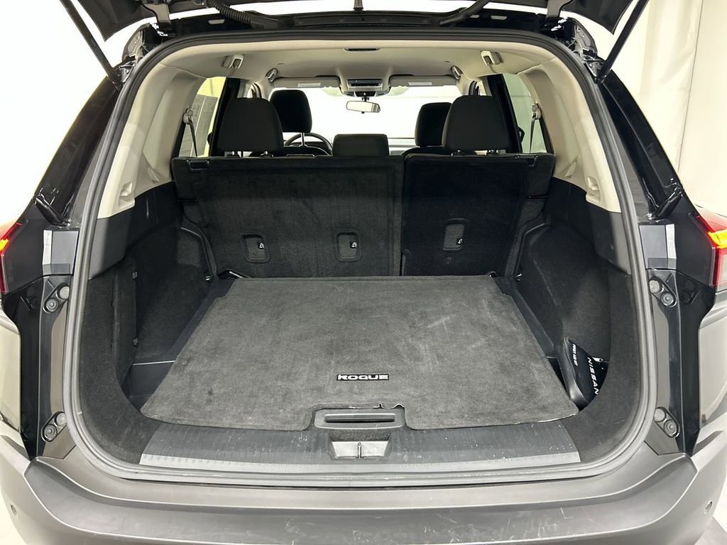 Used 2023 Nissan Rogue SV image 21
